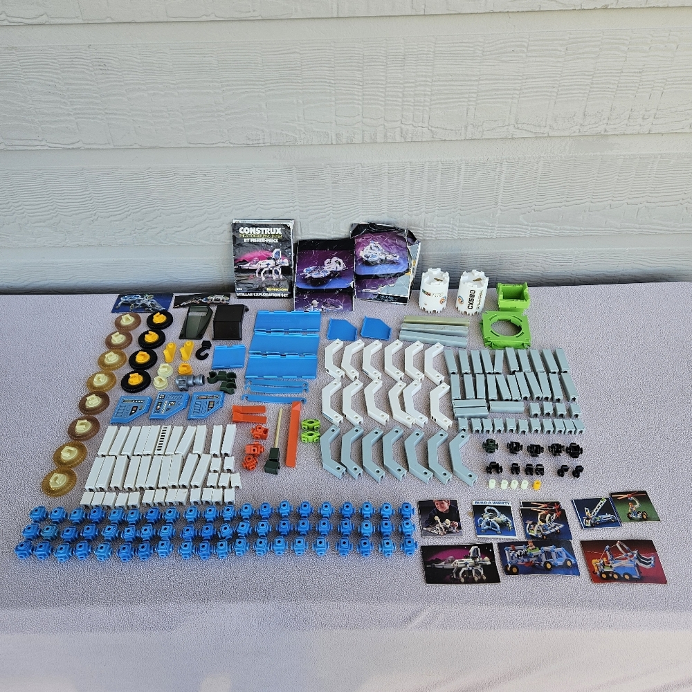 Fisher-Price Construx Action Building System Lot of 226 pieces Idea Cards Wheels